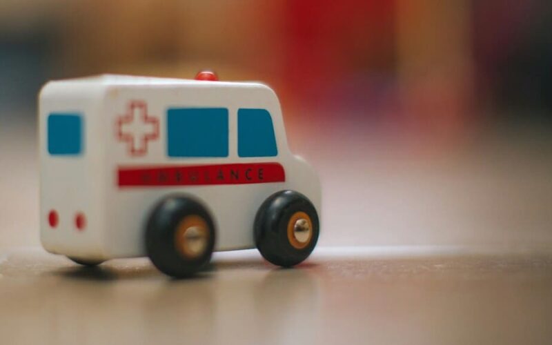 Maximiza la eficiencia en emergencias: encuentra y asigna ambulancias rápidamente