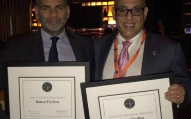El liderazgo de Ficohsa brilla en los Premios Latin Finance 2024
